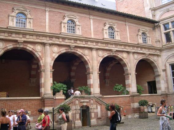  Hôtel d'Assézat